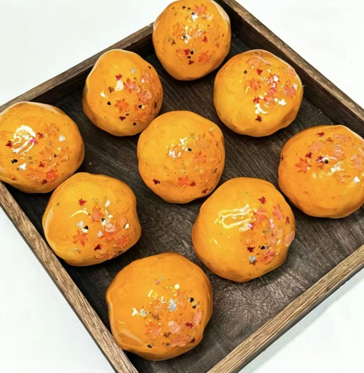 Wax cracking balls